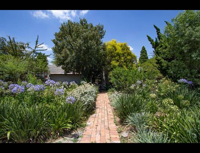 9 BEDROOM HOUSE FOR SALE IN BEAULIEU